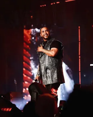 Don Omar Valencia