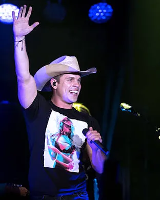 Dustin Lynch Lafayette